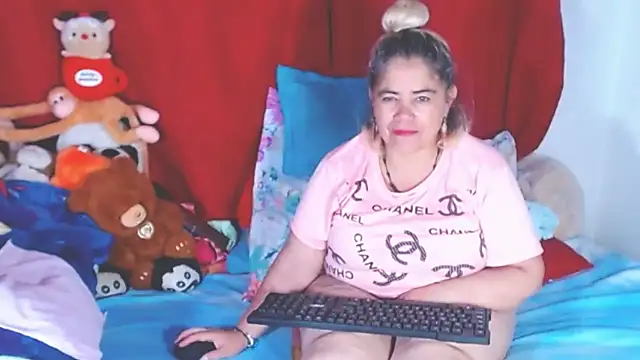 estrellita fugaz16x online show from 11/11/25, 03:56