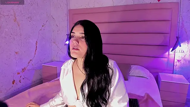 Snapshot of Maddysex_ chatting on 03/08/25, 11:37 Maddysex online show from 03/08/25, 11:37