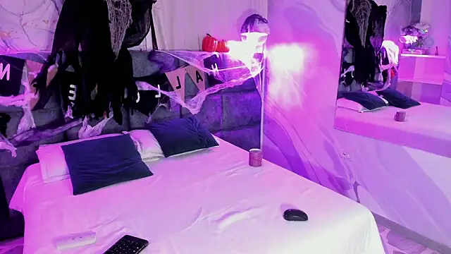 Snapshot of Maddysex_ chatting on 10/16/25, 11:51 Maddysex online show from 10/16/25, 11:51