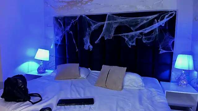 Snapshot of Maddysex_ chatting on 10/18/25, 11:34 Maddysex online show from 10/18/25, 11:34