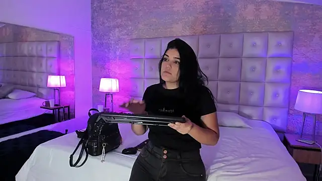 Snapshot of Maddysex_ chatting on 11/05/25, 12:19 Maddysex online show from 11/05/25, 12:19