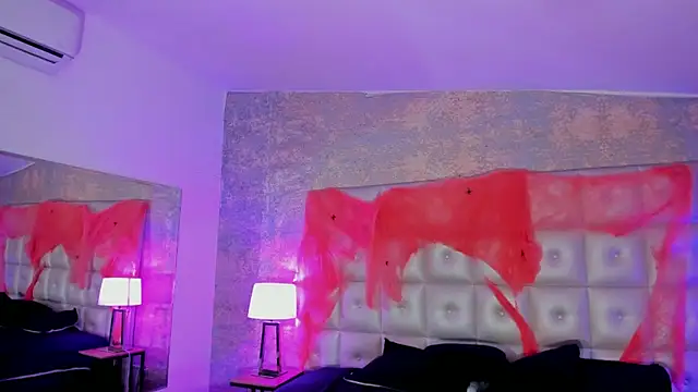 Snapshot of Maddysex_ chatting on 10/27/25, 12:06 Maddysex online show from 10/27/25, 12:06