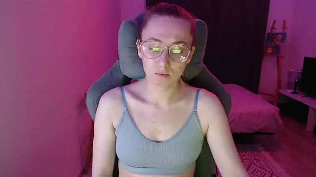 AnabelFrel online show from 12/21/25, 01:19