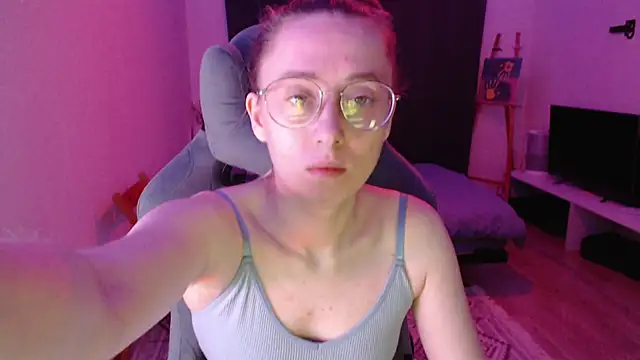 AnabelFrel online show from 11/16/25, 01:10