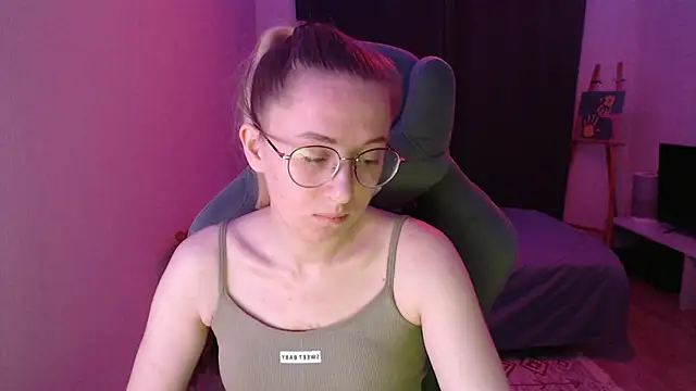 AnabelFrel online show from 11/13/25, 01:09