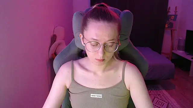 Snapshot of AnabelFrel chatting on 10/02/25, 12:47 AnabelFrel online show from 10/02/25, 12:47