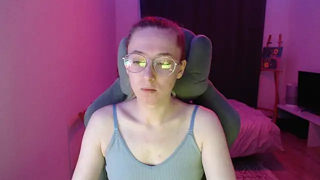 AnabelFrel online show from 12/14/25, 01:12