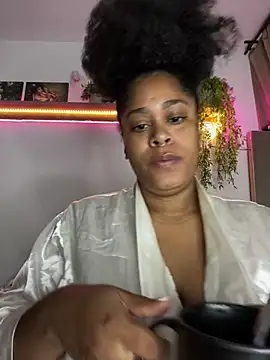 Snapshot of africa_xxx chatting on 03/18/25, 11:33 africa xxx online show from 03/18/25, 11:33