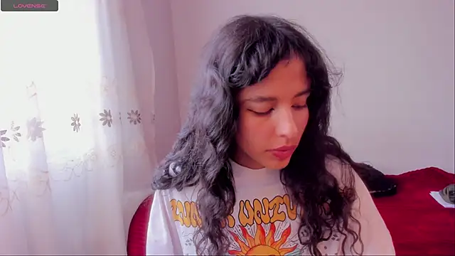 Snapshot of aluna_0310 chatting on 12/23/24, 08:36 aluna 0310 online show from 12/23/24, 08:36