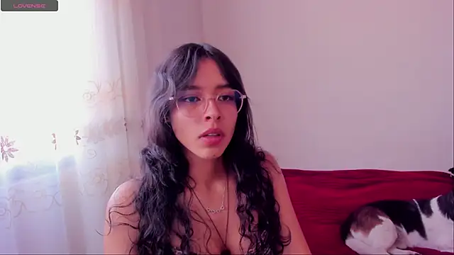 Snapshot of aluna_0310 chatting on 12/04/24, 06:33 aluna 0310 online show from 12/04/24, 06:33