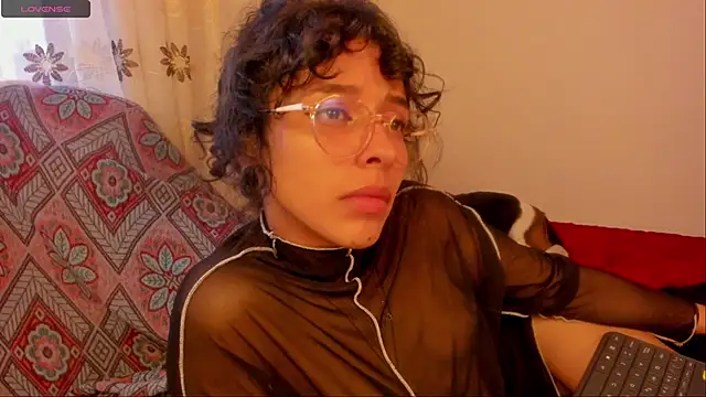 Snapshot of aluna_0310 chatting on 01/03/25, 10:51 aluna 0310 online show from 01/03/25, 10:51