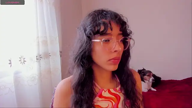 Snapshot of aluna_0310 chatting on 12/26/24, 08:32 aluna 0310 online show from 12/26/24, 08:32