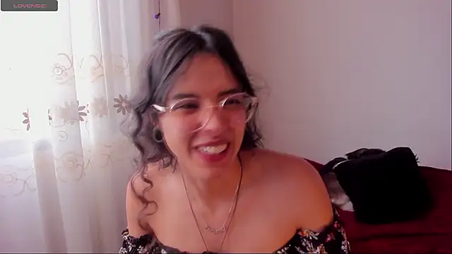 Snapshot of aluna_0310 chatting on 12/02/24, 08:28 aluna 0310 online show from 12/02/24, 08:28