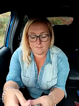 winniess40 online show from 10/22/25, 12:04