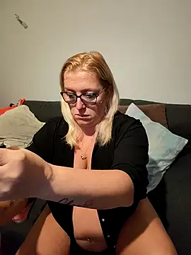 winniess40 online show from 11/21/25, 03:49