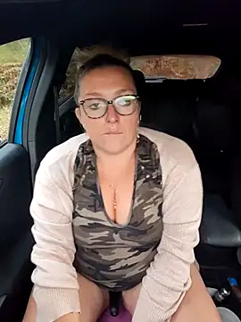 winniess40 online show from 10/19/25, 07:00