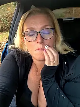 winniess40 online show from 10/29/25, 03:00