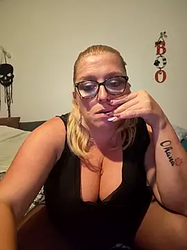 winniess40 online show from 10/30/25, 09:01