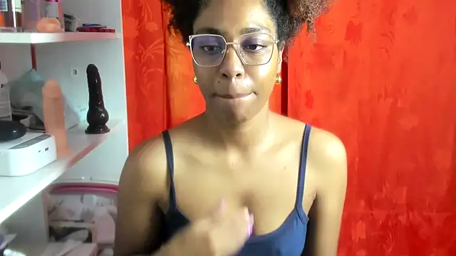 thaimy  online show from 05/17/26, 02:55