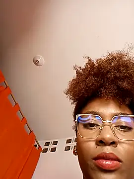 thaimy  online show from 03/20/26, 02:56