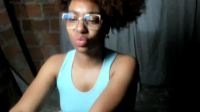 Snapshot of thaimy_ chatting on 07/08/26, 11:22 thaimy online show from 07/08/26, 11:22