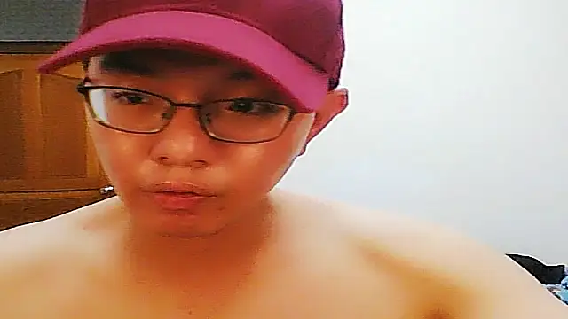 Snapshot of poter77112 chatting on 04/10/26, 04:03 poter77112 online show from 04/10/26, 04:03
