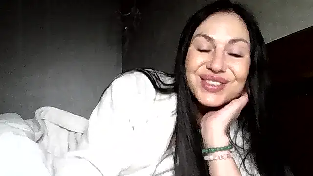JulianaGold1 online show from 04/24/26, 08:00