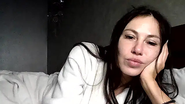 JulianaGold1 online show from 01/08/26, 06:41