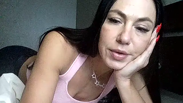 JulianaGold1 online show from 11/12/25, 08:23
