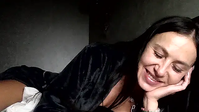Snapshot of JulianaGold1 chatting on 06/21/26, 08:03 JulianaGold1 online show from 06/21/26, 08:03