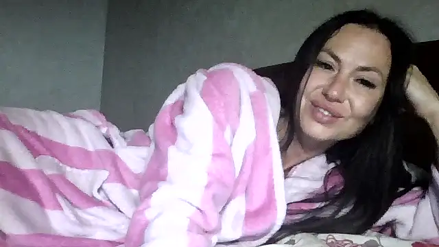 JulianaGold1 online show from 09/10/25, 10:42