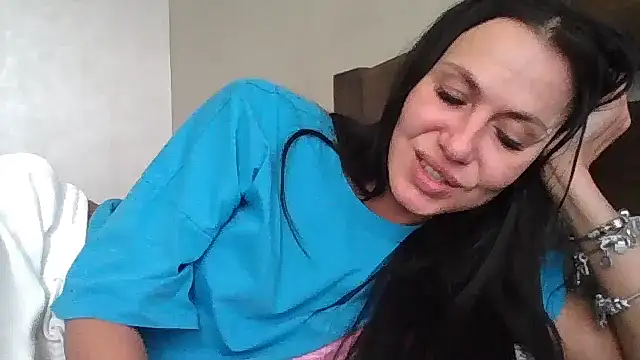 JulianaGold1 online show from 03/10/25, 12:49