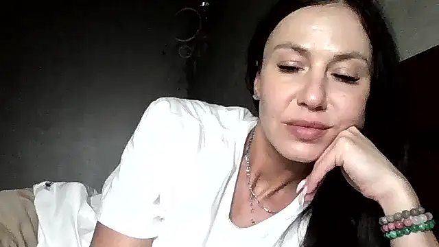 JulianaGold1 online show from 03/24/26, 08:42