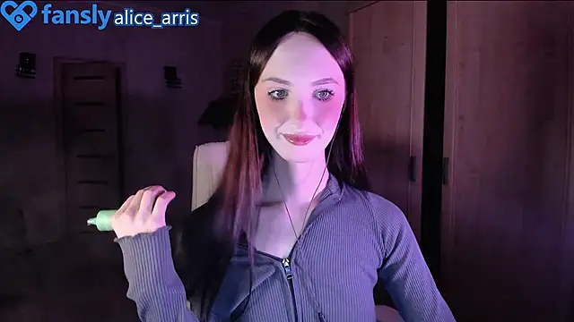 Snapshot of Alice__Aris chatting on 11/29/25, 06:41 Alice Aris online show from 11/29/25, 06:41