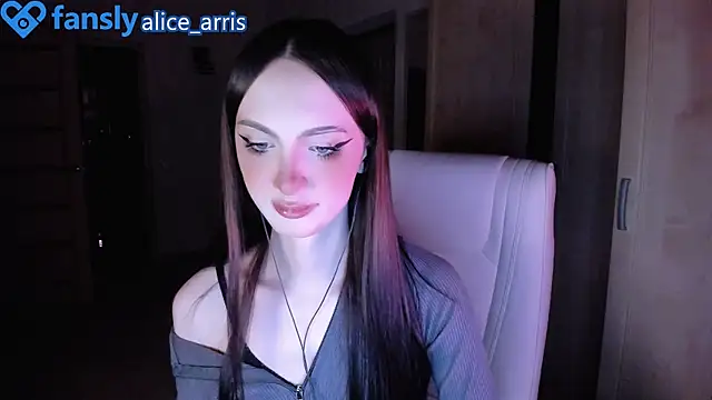 Snapshot of Alice__Aris chatting on 11/04/25, 03:27 Alice Aris online show from 11/04/25, 03:27