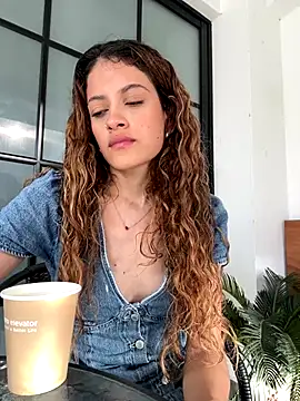 alana15 online show from 10/20/25, 09:26