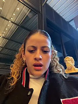 alana15 online show from 03/18/25, 01:13