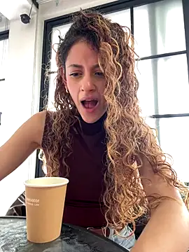 alana15 online show from 11/17/25, 08:24