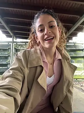 alana15 online show from 12/18/25, 02:54