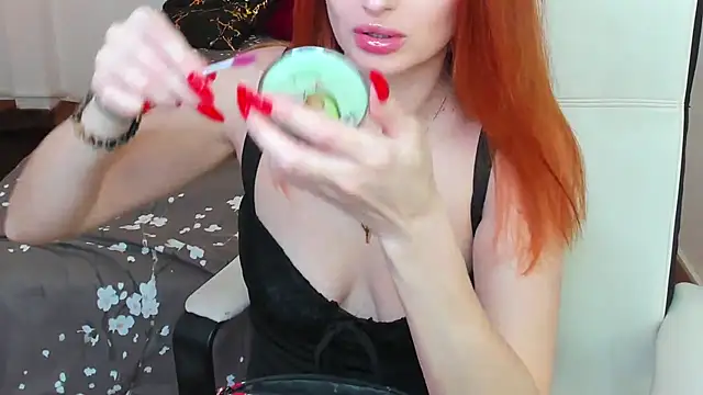 Red Fairy  online show from 05/06/26, 06:06