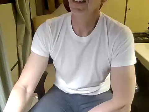 mariohurt101 online show from 10/30/25, 09:33