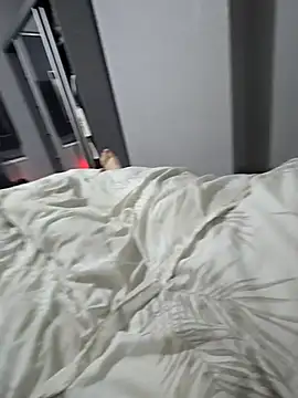 elenaUK online show from 11/27/25, 10:32