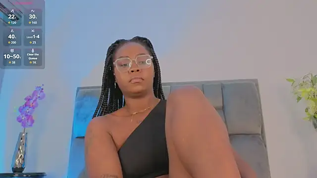 Snapshot of tanyyaa chatting on 12/15/25, 11:42 tanyyaa online show from 12/15/25, 11:42