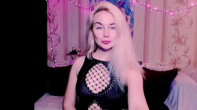 xxxcharismaaa online show from 05/18/26, 06:01