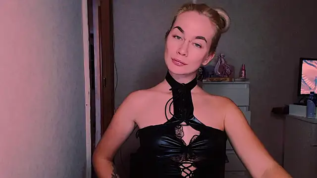 xxxcharismaaa online show from 10/06/25, 07:36