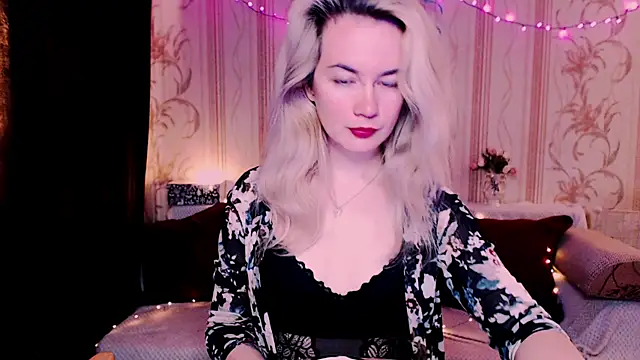 xxxcharismaaa online show from 04/15/26, 03:56