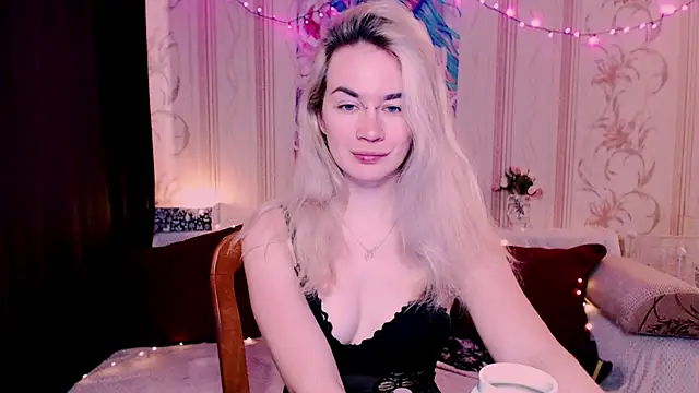 xxxcharismaaa online show from 04/17/26, 05:54