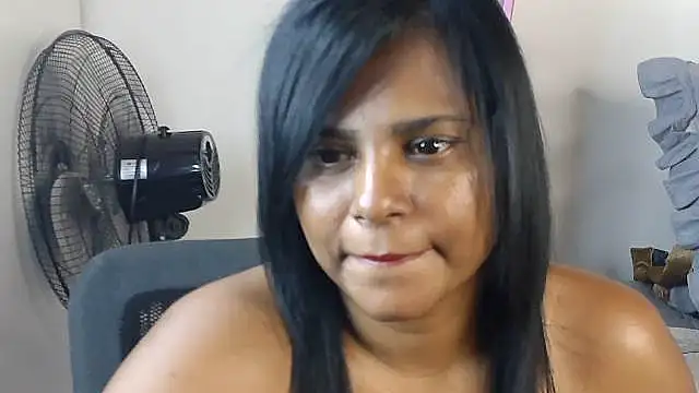 Snapshot of sunshinelady_ chatting on 10/22/25, 09:42 sunshinelady online show from 10/22/25, 09:42