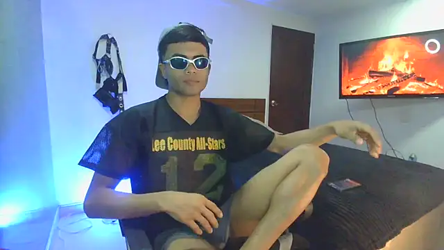 pinedasex777 online show from 11/18/25, 10:40