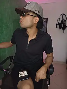 pinedasex777 online show from 11/24/25, 08:20